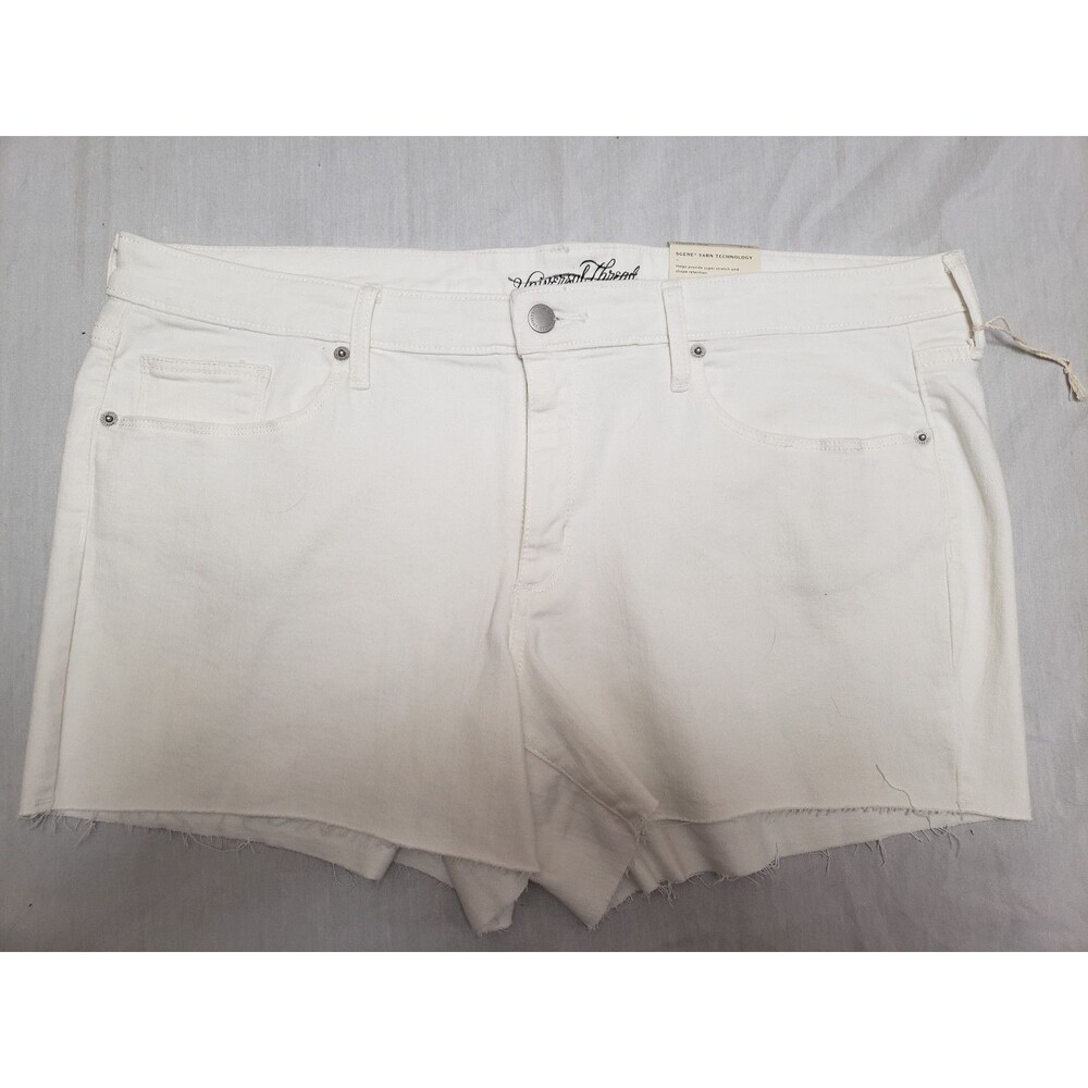 NWT UNIVERSAL THREAD WOMENS MID RISE CUT OFF JEANS SHORTS SIZE 18